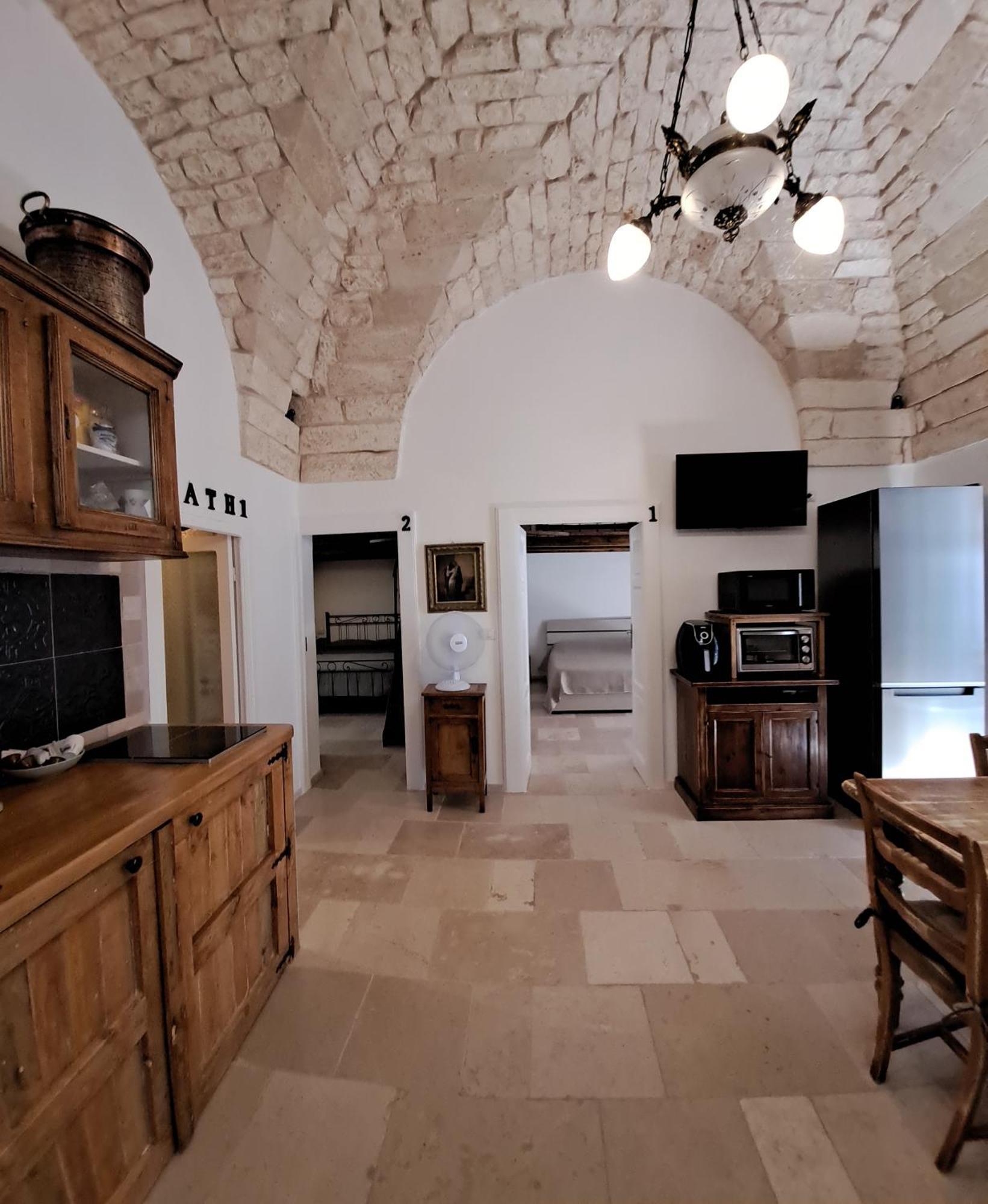 Отель Petrakis House Остуни Экстерьер фото